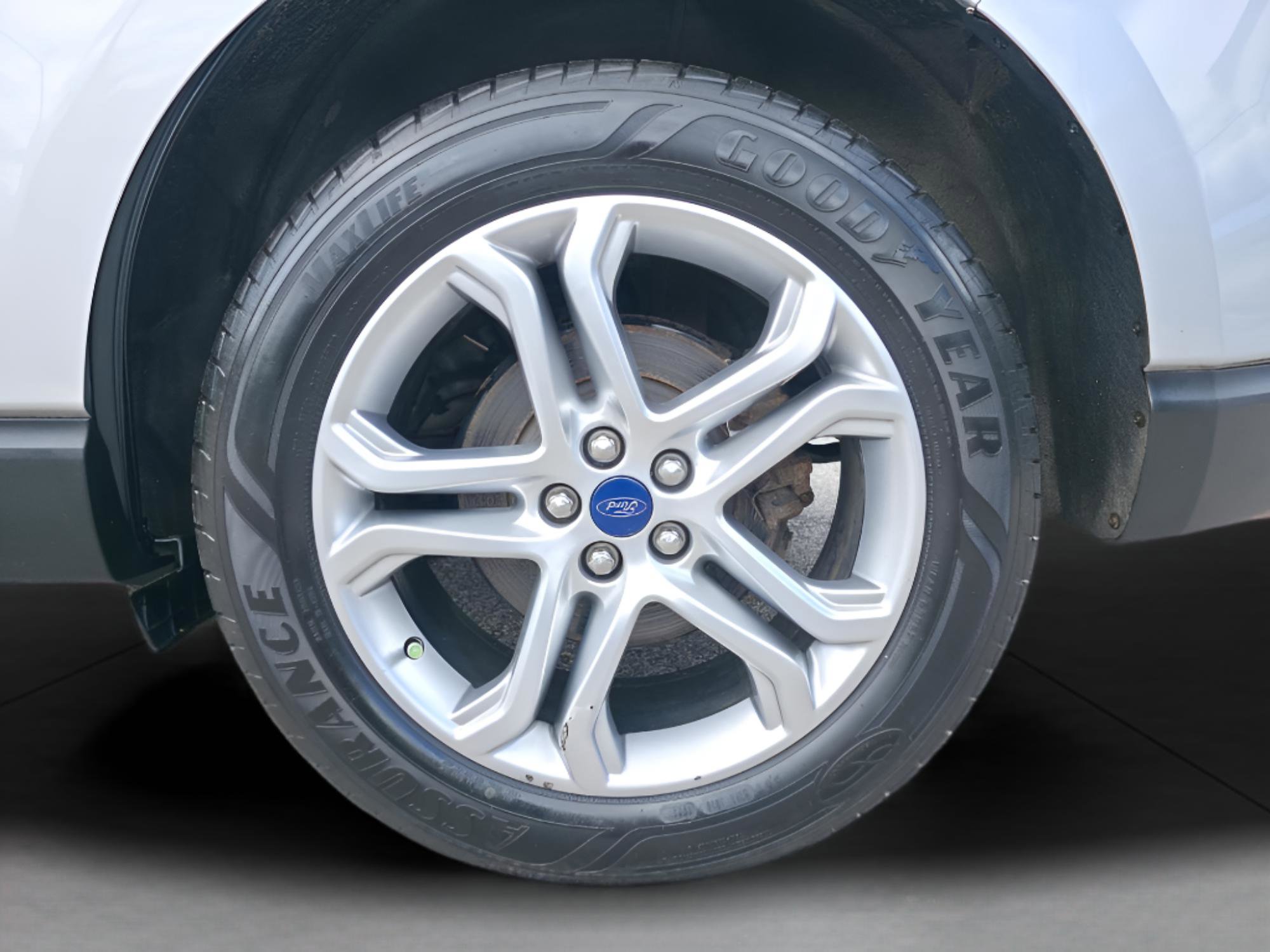 Used 2018 Ford Edge Titanium w/ Equipment Group 301A AWD/4WD image 6