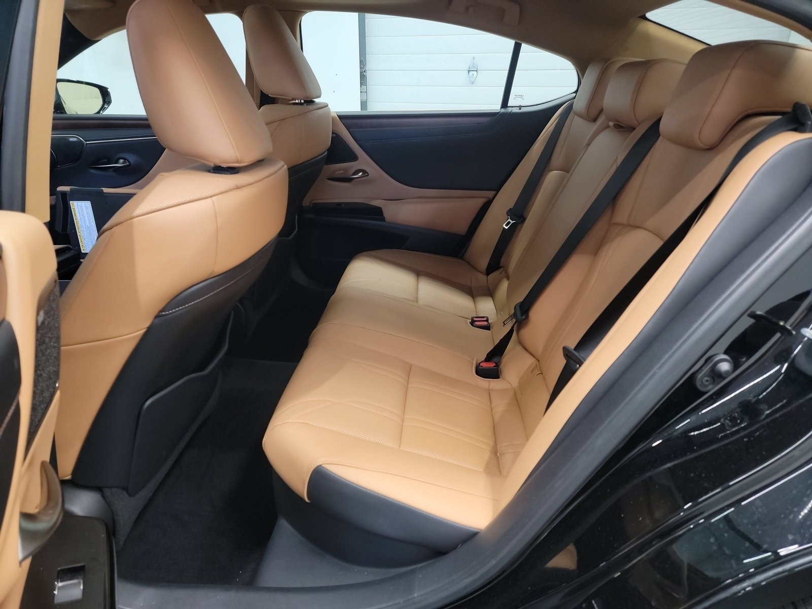 Used 2022 Lexus ES 300h w/ Accessory Package FWD image 28
