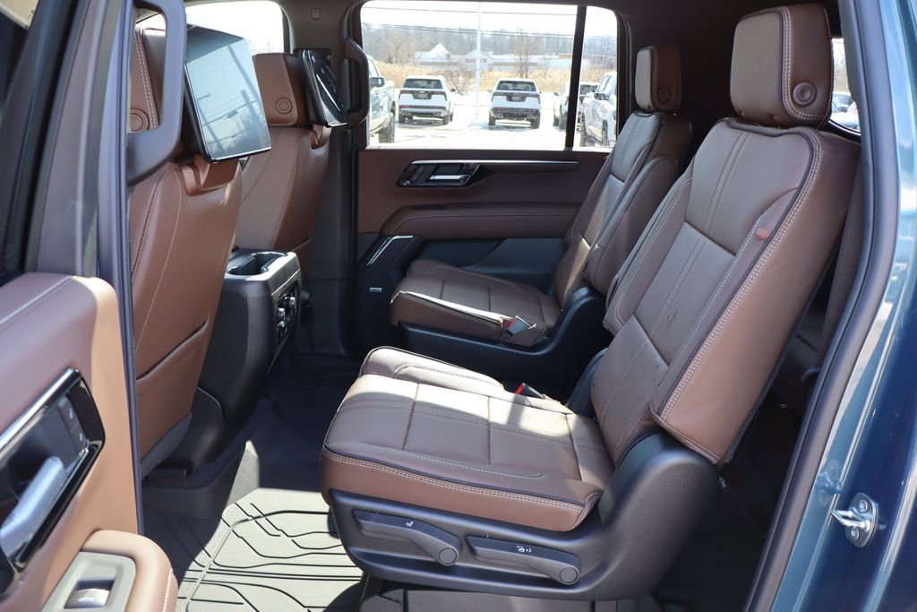 New 2026 Chevrolet Suburban High Country image 43