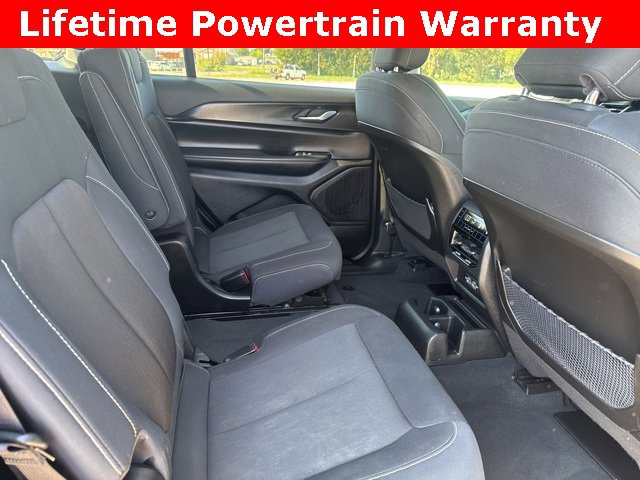 Used 2023 Jeep Grand Cherokee L Laredo image 18