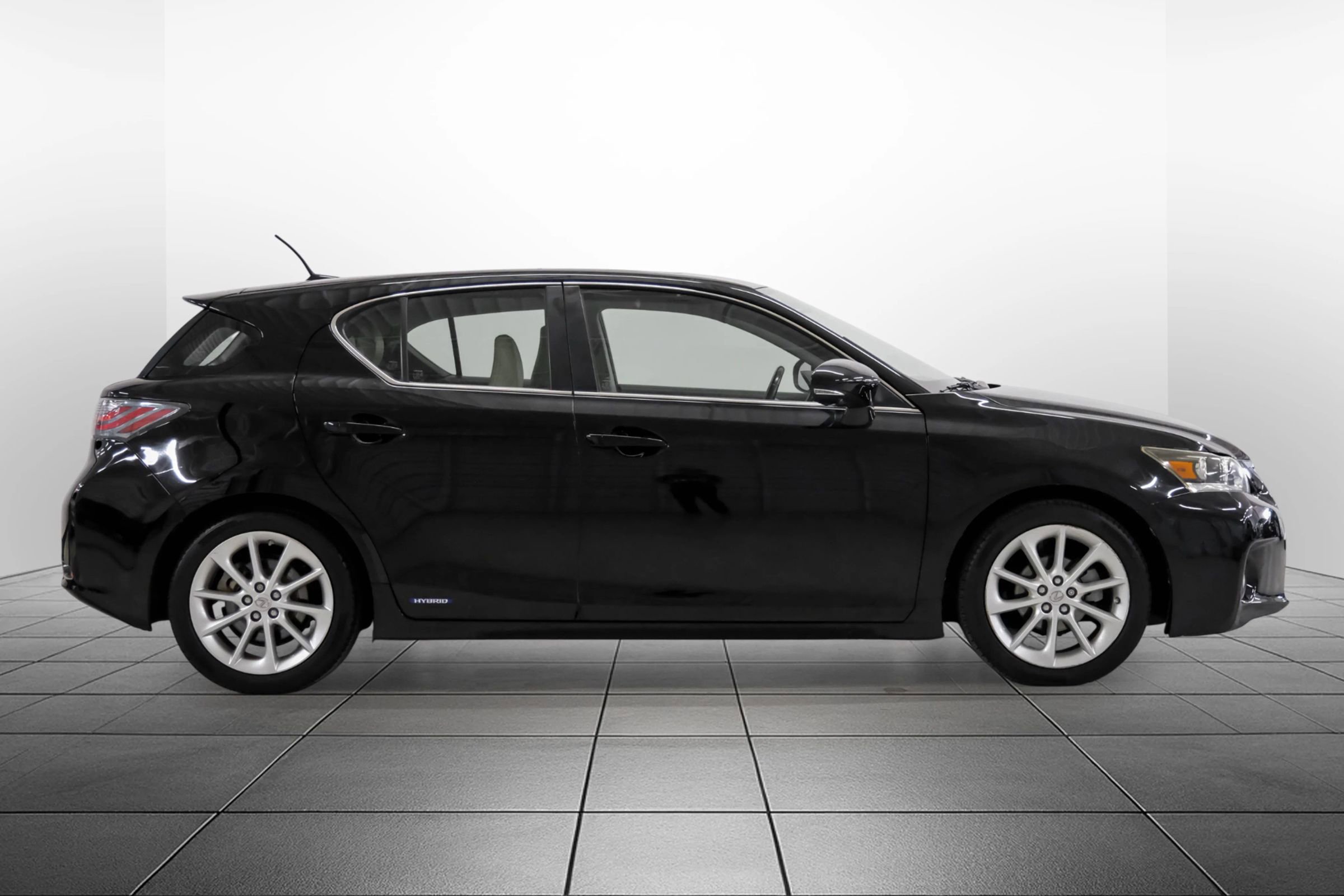 Used 2012 Lexus CT 200h Premium image 8