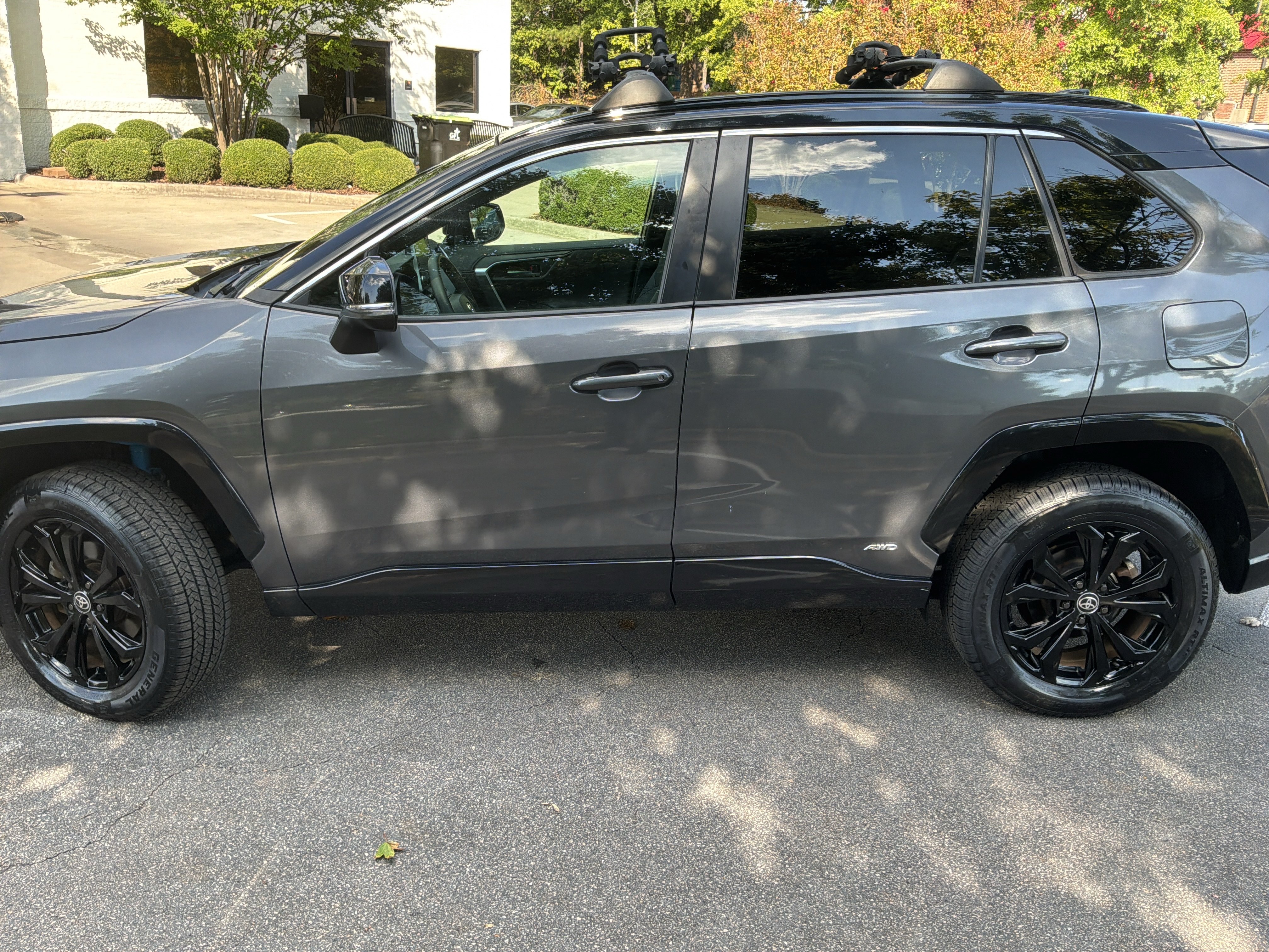 Used 2022 Toyota RAV4 XSE AWD/4WD image 7