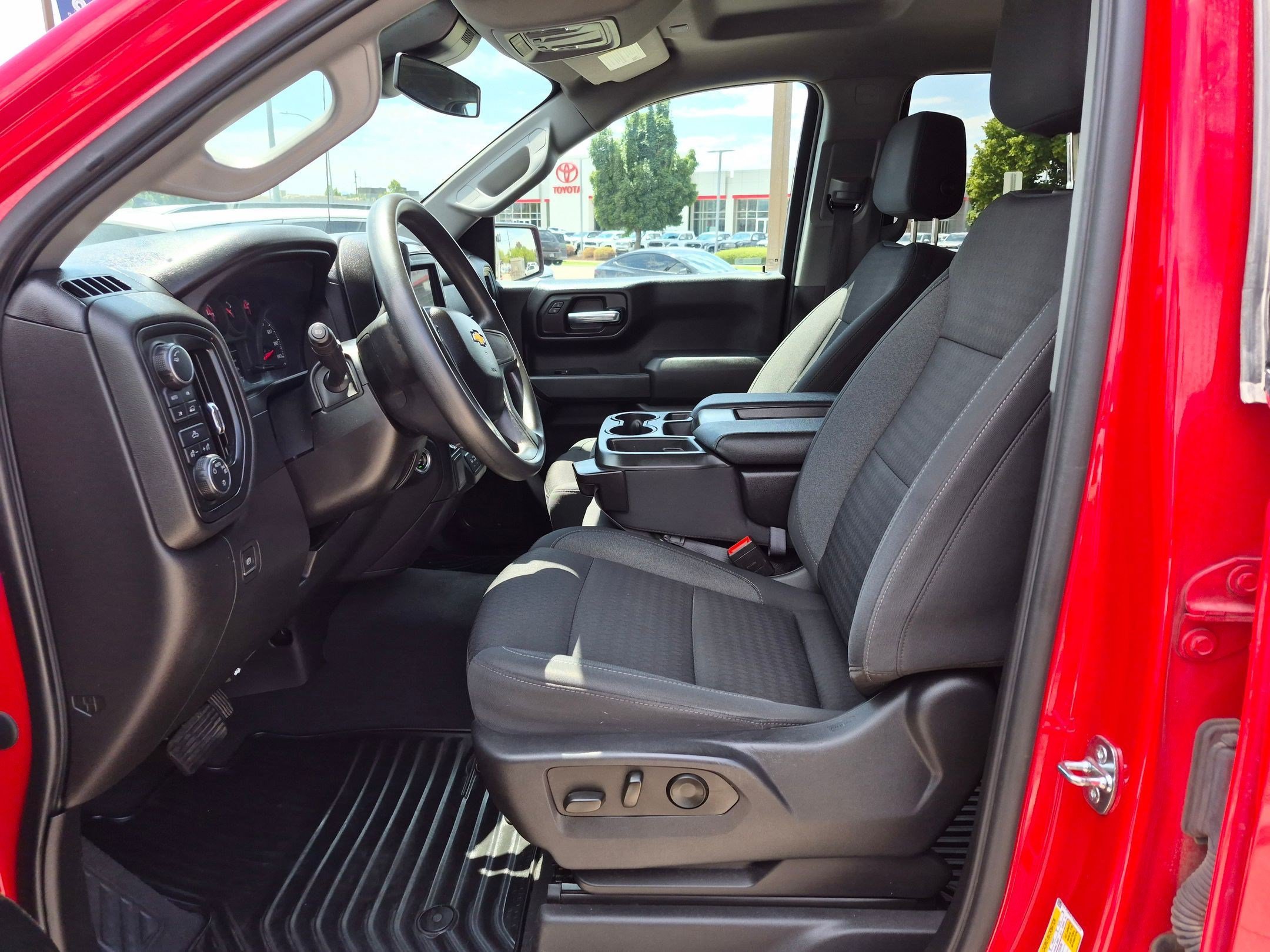Used 2022 Chevrolet Silverado 1500 Custom AWD/4WD image 17