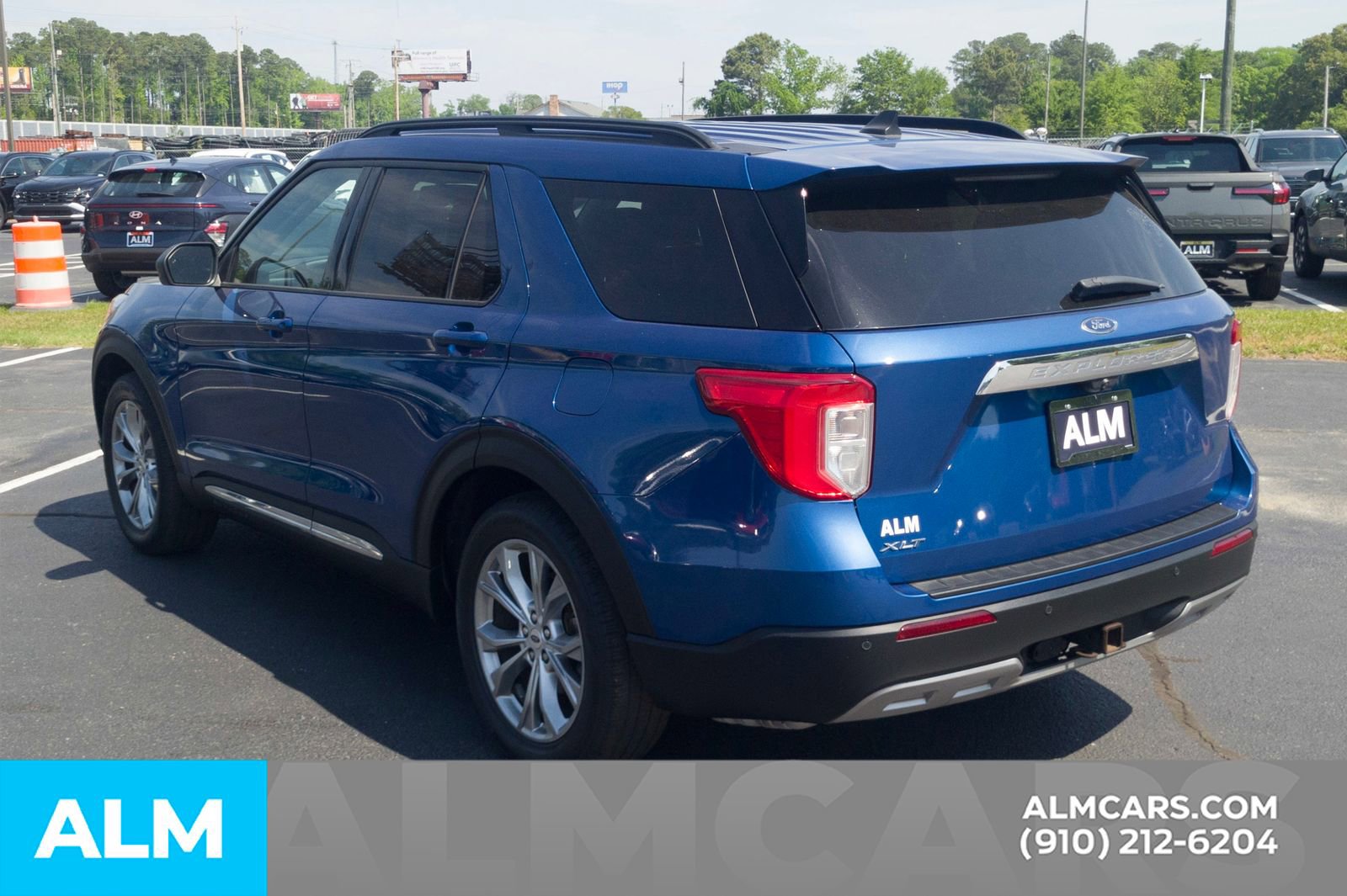 Used 2022 Ford Explorer XLT w/ Equipment Group 202A RWD image 11