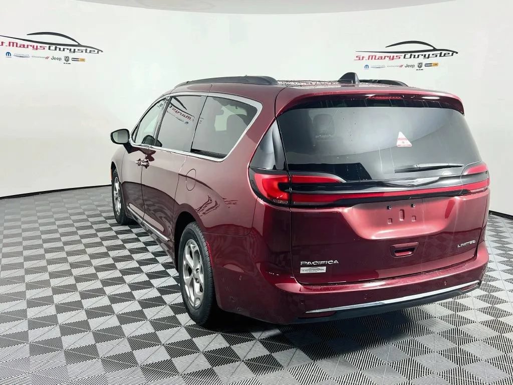 Used 2023 Chrysler Pacifica Limited FWD image 6