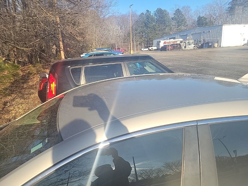 Used 2011 Buick LaCrosse CXL image 19