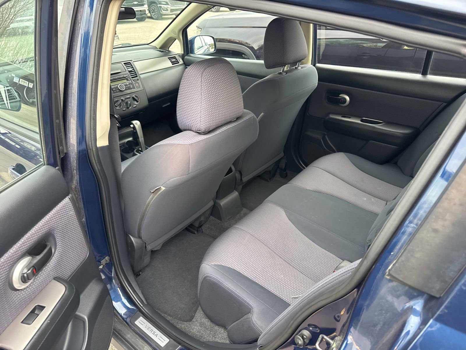 Used 2008 Nissan Versa SL w/ Convenience Pkg image 4