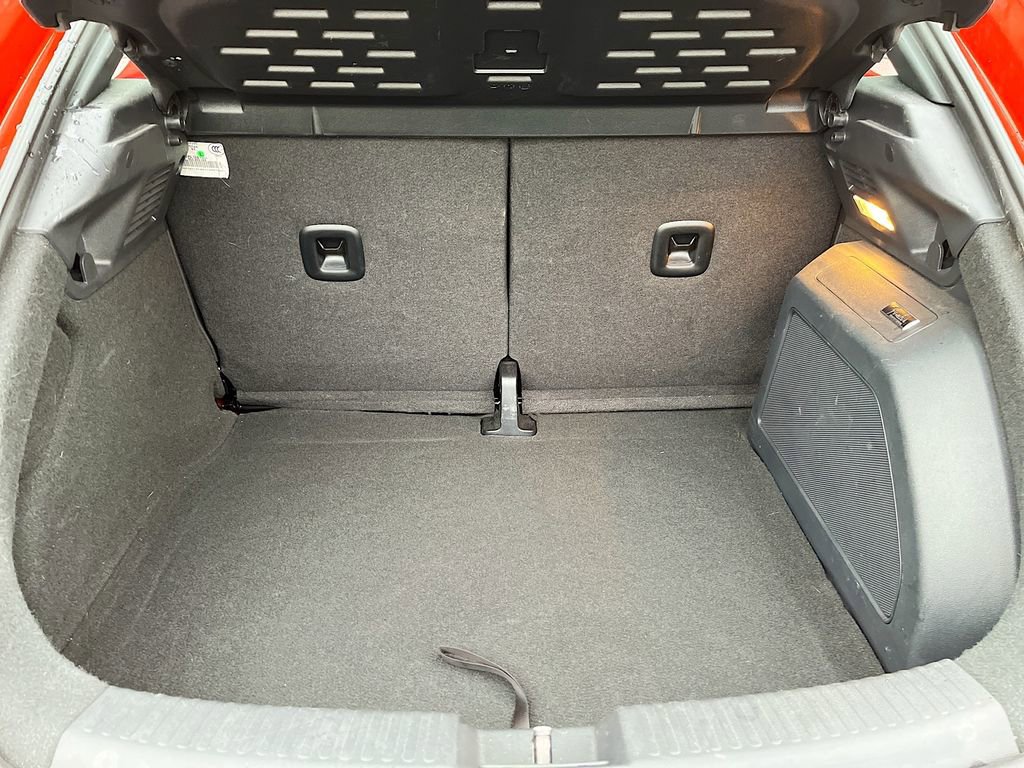 Used 2019 Volkswagen Beetle 2.0T SE image 24