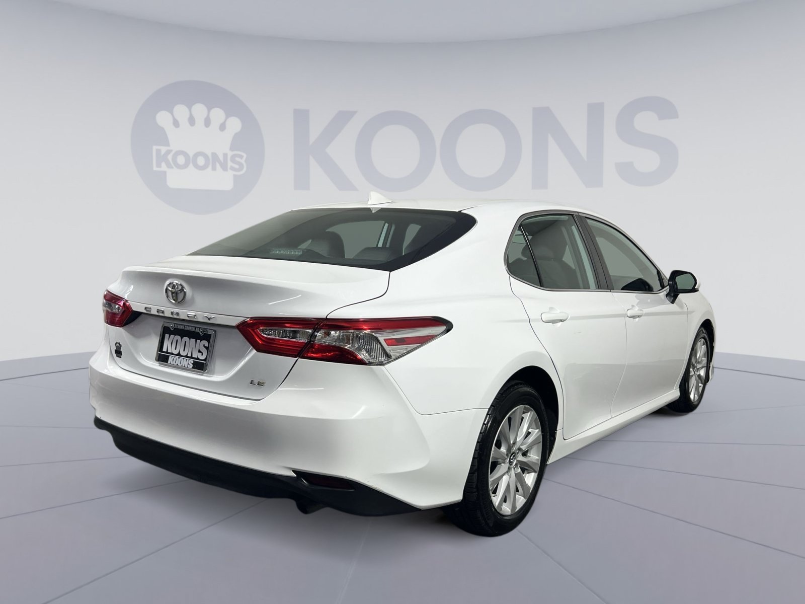 Used 2019 Toyota Camry LE FWD image 2