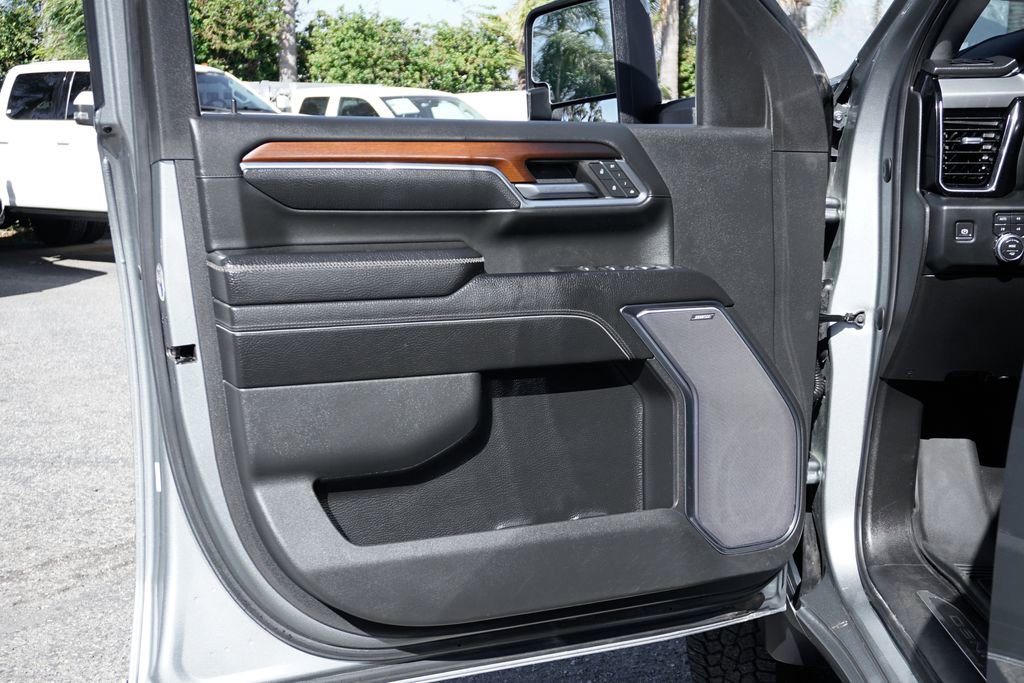 Used 2024 GMC Sierra 3500 Denali w/ Denali Reserve Package image 16