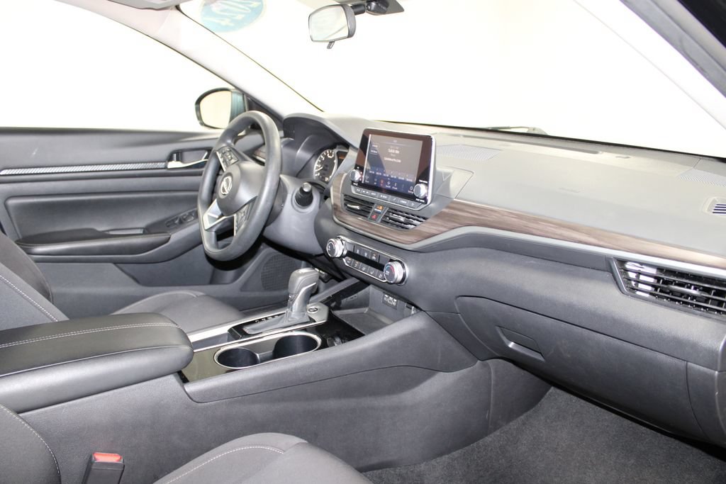 Used 2024 Nissan Altima 2.5 SV FWD image 26