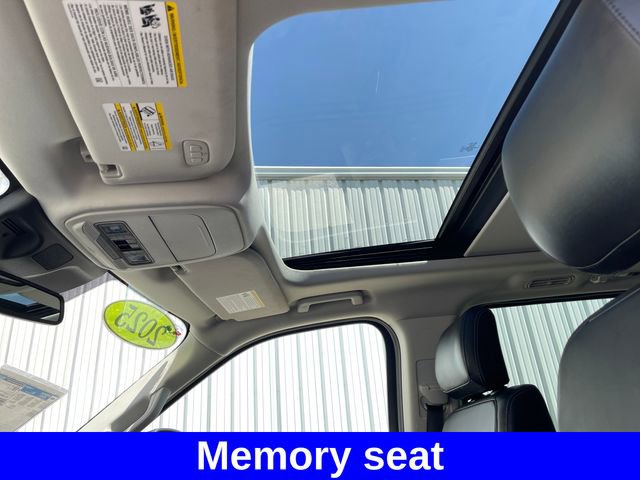 Used 2025 Ford Expedition Platinum AWD/4WD image 21