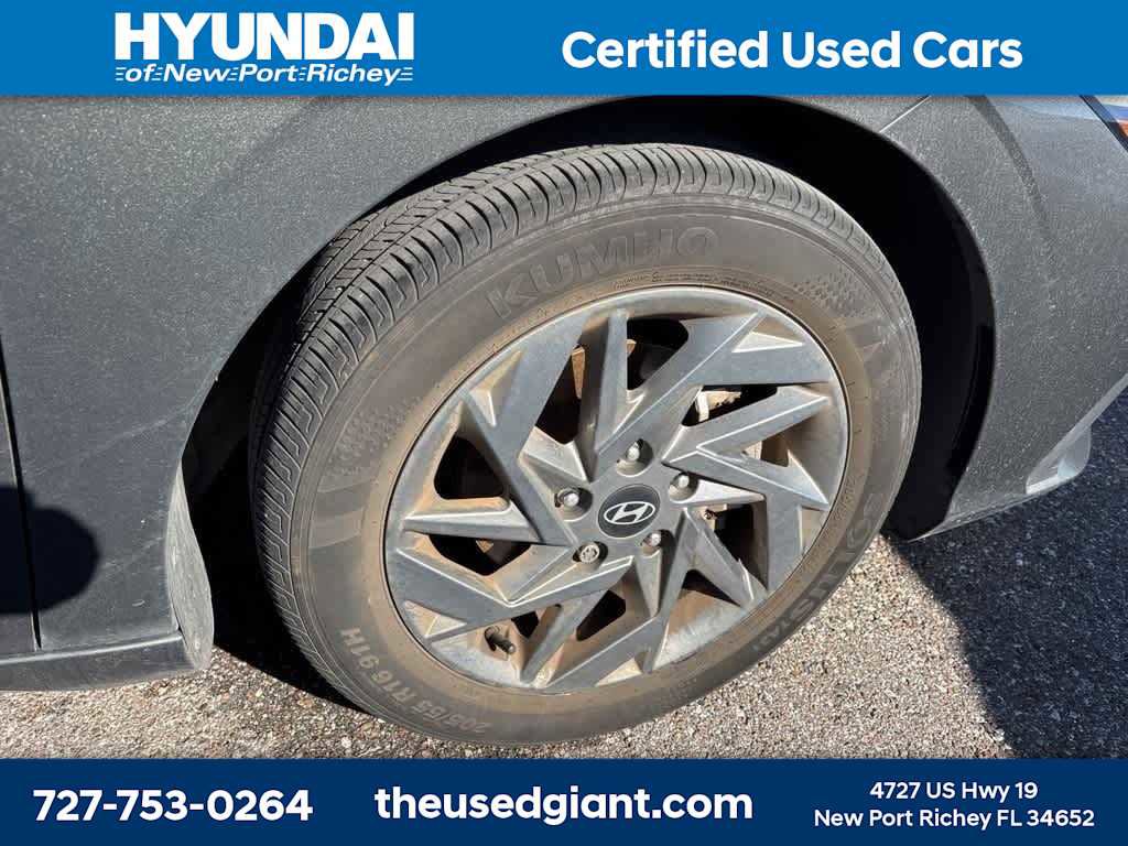 Certified 2024 Hyundai Elantra SEL image 5