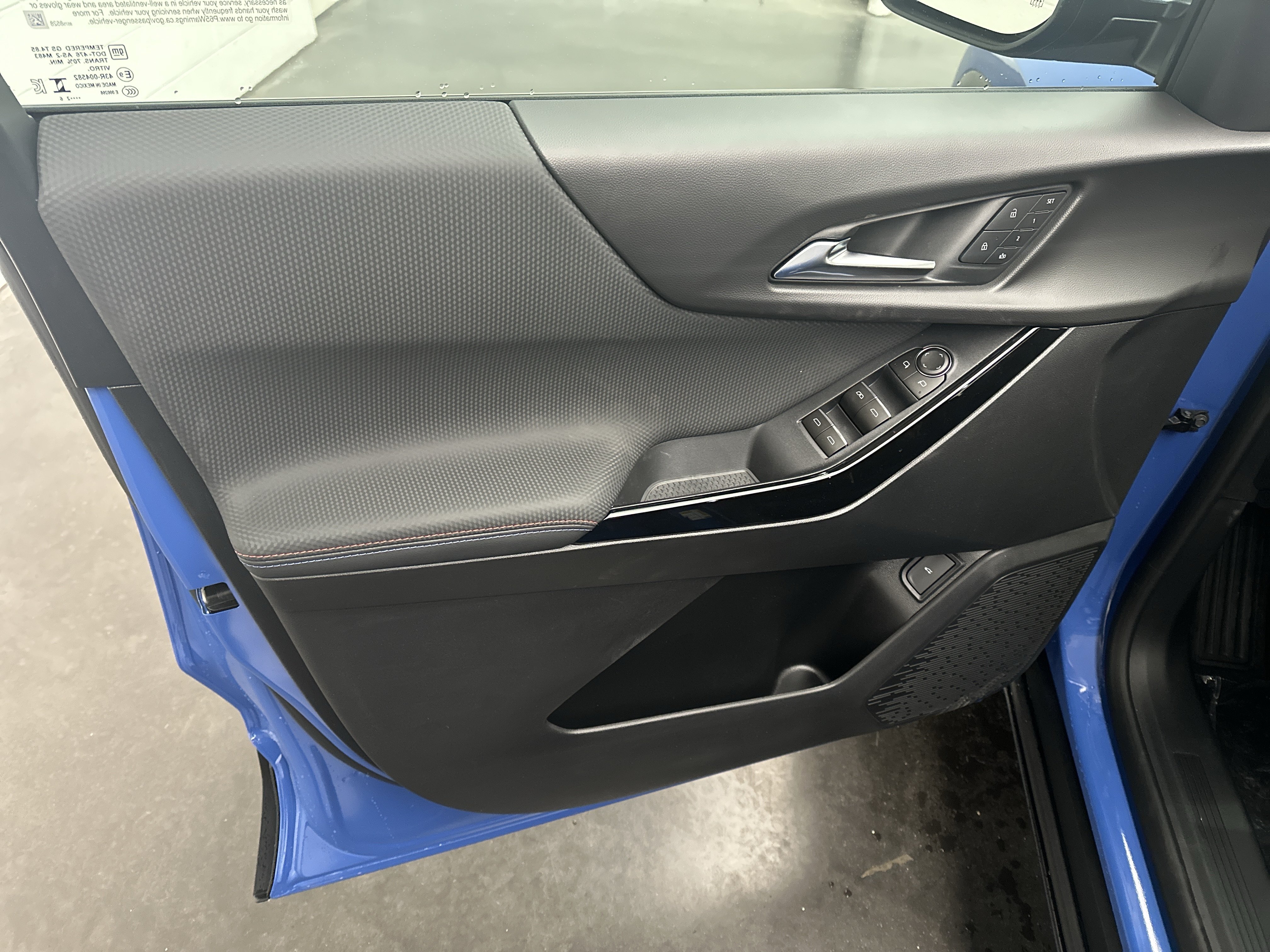 New 2026 Chevrolet Equinox RS w/ Convenience Package III FWD image 18