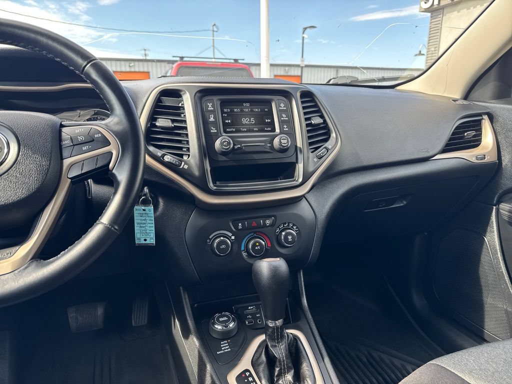 Used 2017 Jeep Cherokee Sport AWD/4WD image 17