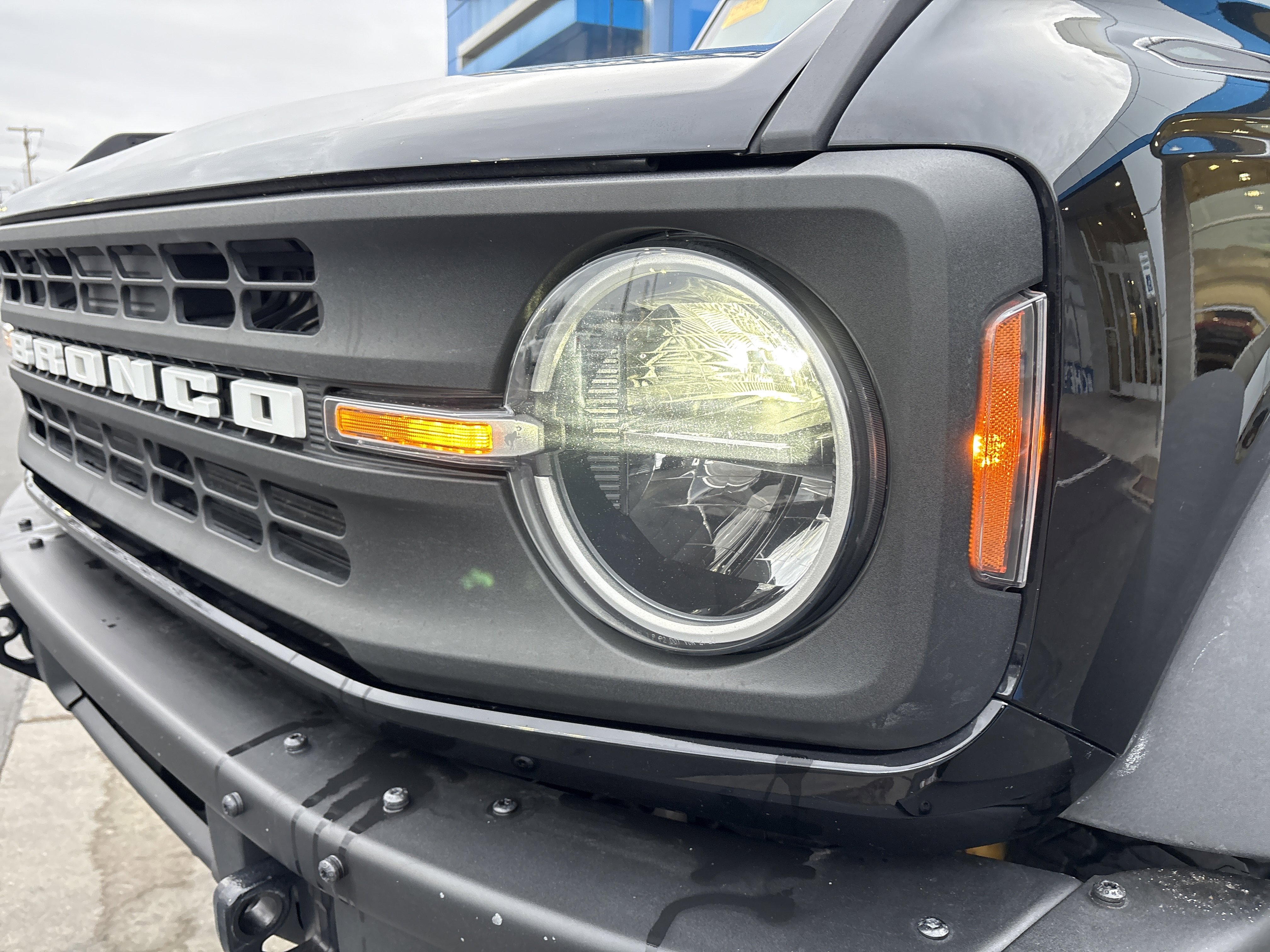 Used 2021 Ford Bronco Black Diamond w/ Sasquatch Package image 12