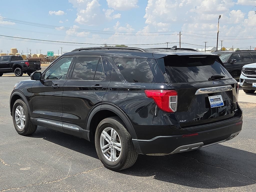 Used 2024 Ford Explorer XLT w/ Equipment Group 202A AWD/4WD image 3