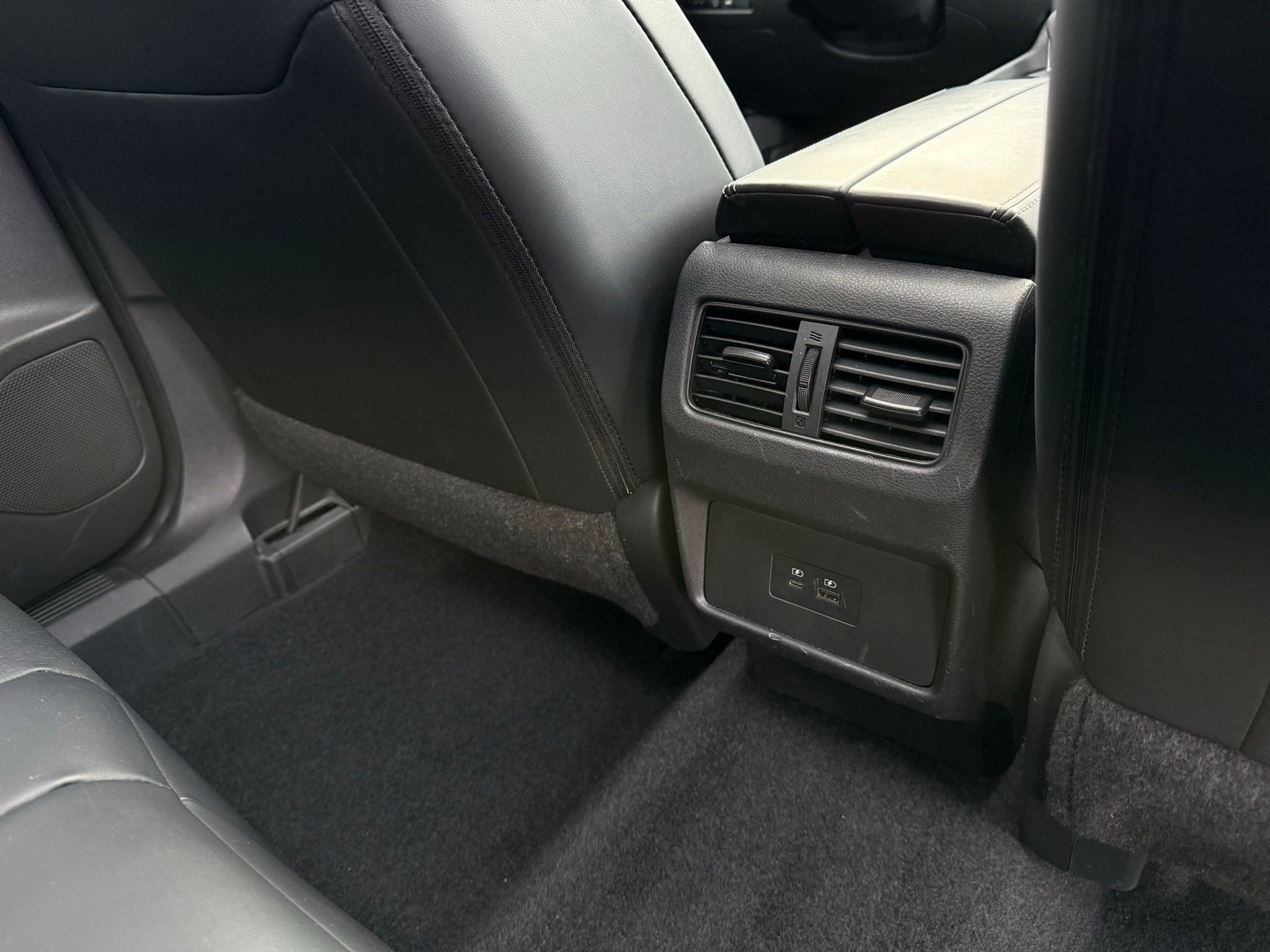 Used 2023 Nissan Rogue SV w/ SV Premium B Package image 32