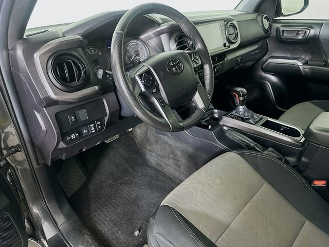 Used 2022 Toyota Tacoma TRD Off-Road w/ Technology Package AWD/4WD image 19