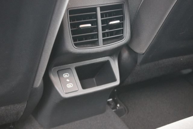 Used 2025 Kia Seltos LX AWD/4WD image 25