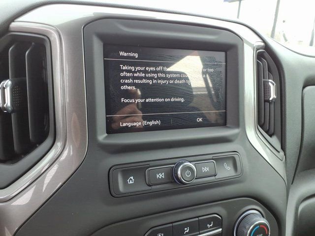 Used 2025 Chevrolet Silverado 3500 W/T image 12