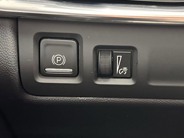 Certified 2022 Cadillac XT4 Premium Luxury w/ Enhanced Visibility Package image 23