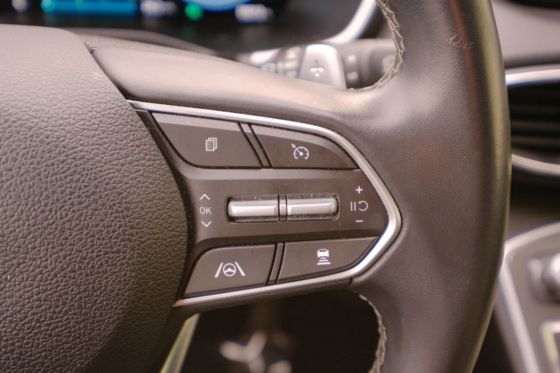 Used 2023 Hyundai Santa Fe SEL Convenience image 33