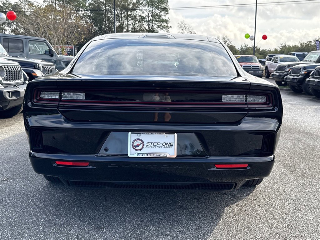 Used 2025 Dodge Charger R/T w/ Quick Order Package 25M R/T image 6
