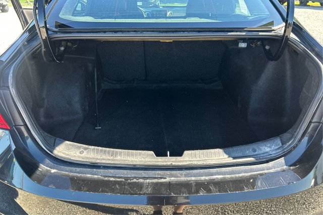 Used 2017 Chevrolet Malibu LT FWD image 13