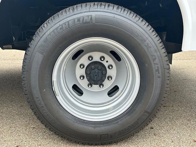 New 2025 Ford F350 XL w/ XL Chrome Package image 19