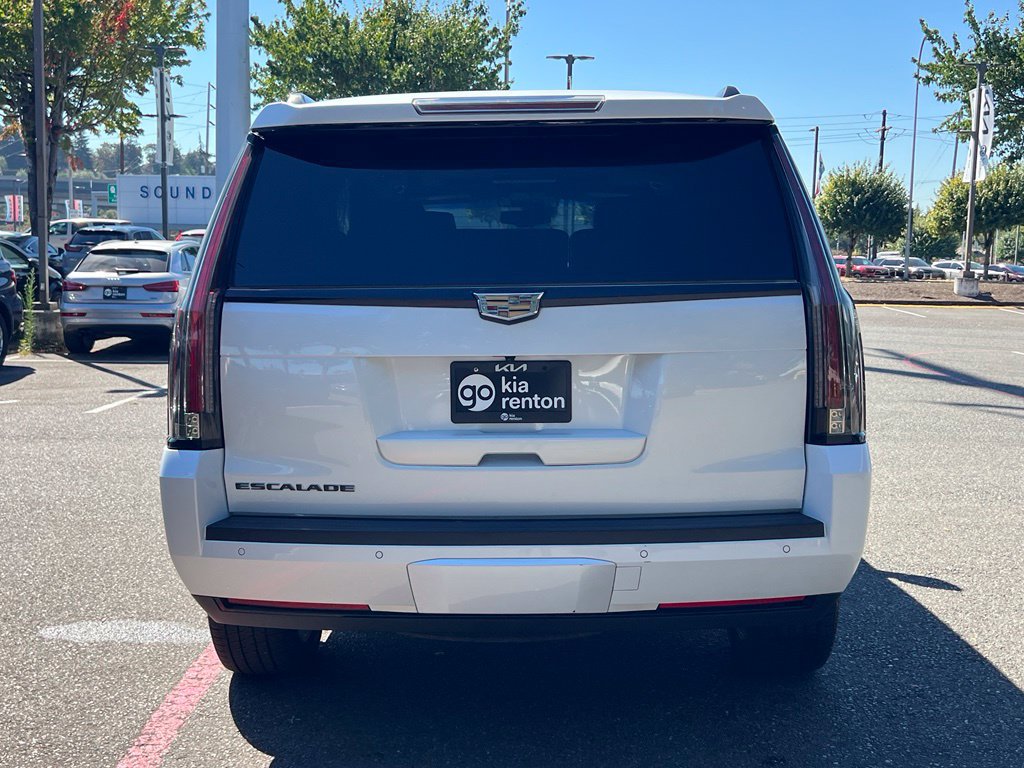 Used 2016 Cadillac Escalade Platinum AWD/4WD image 8