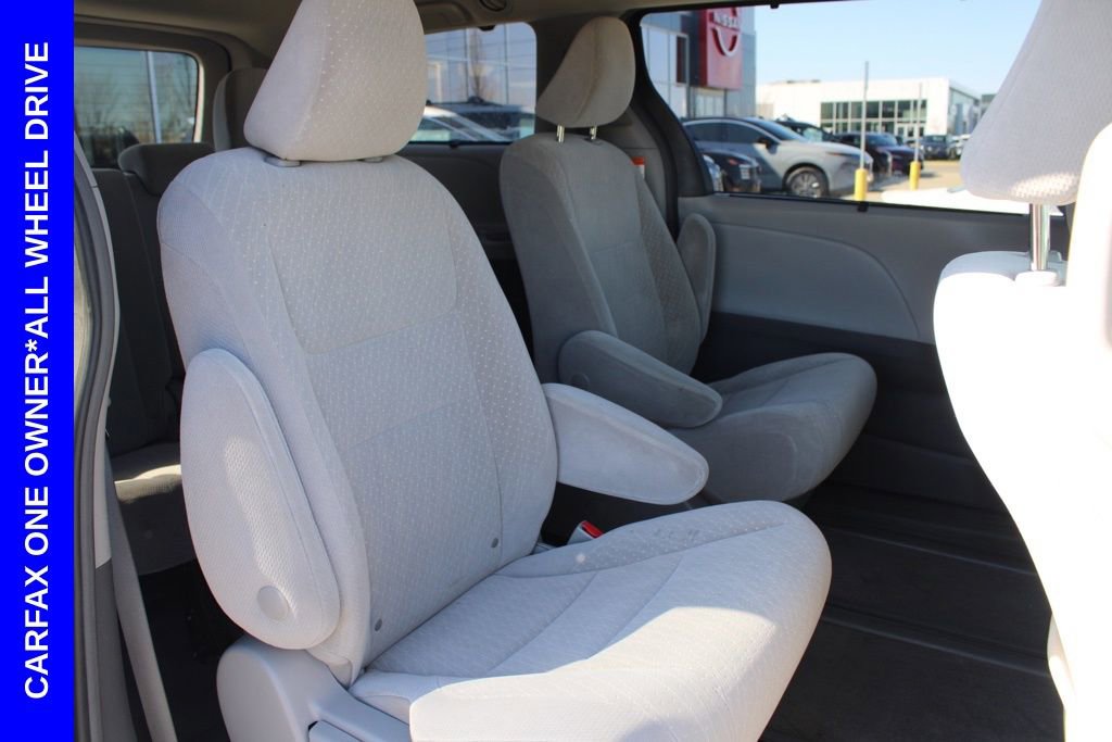 Used 2018 Toyota Sienna LE image 22