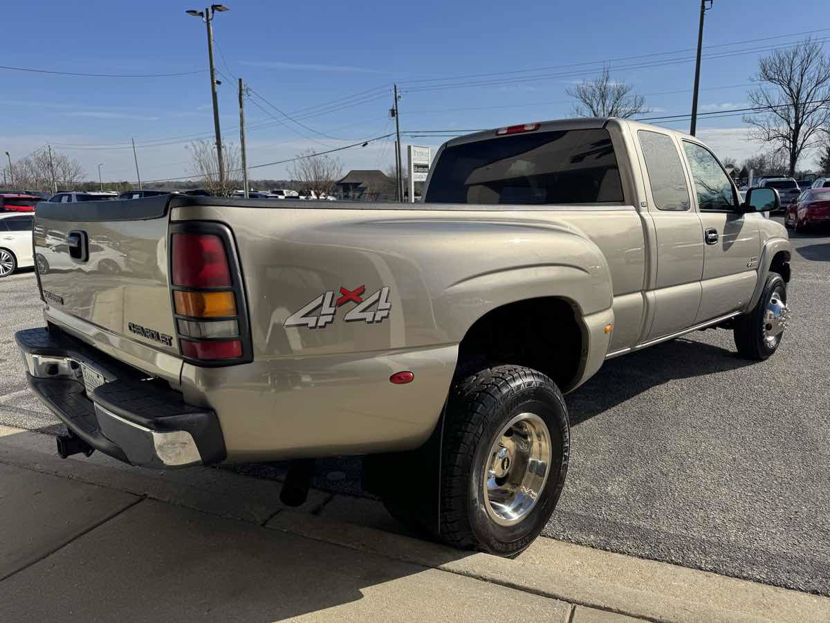 Used 2001 Chevrolet Silverado 3500 LS w/ Off-Road Skid Plate Pkg AWD/4WD image 6