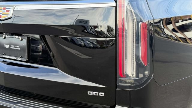 Used 2022 Cadillac Escalade Premium Luxury AWD/4WD image 38