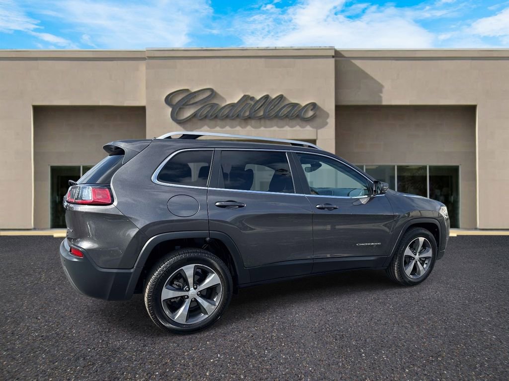 Used 2019 Jeep Cherokee Limited FWD image 3