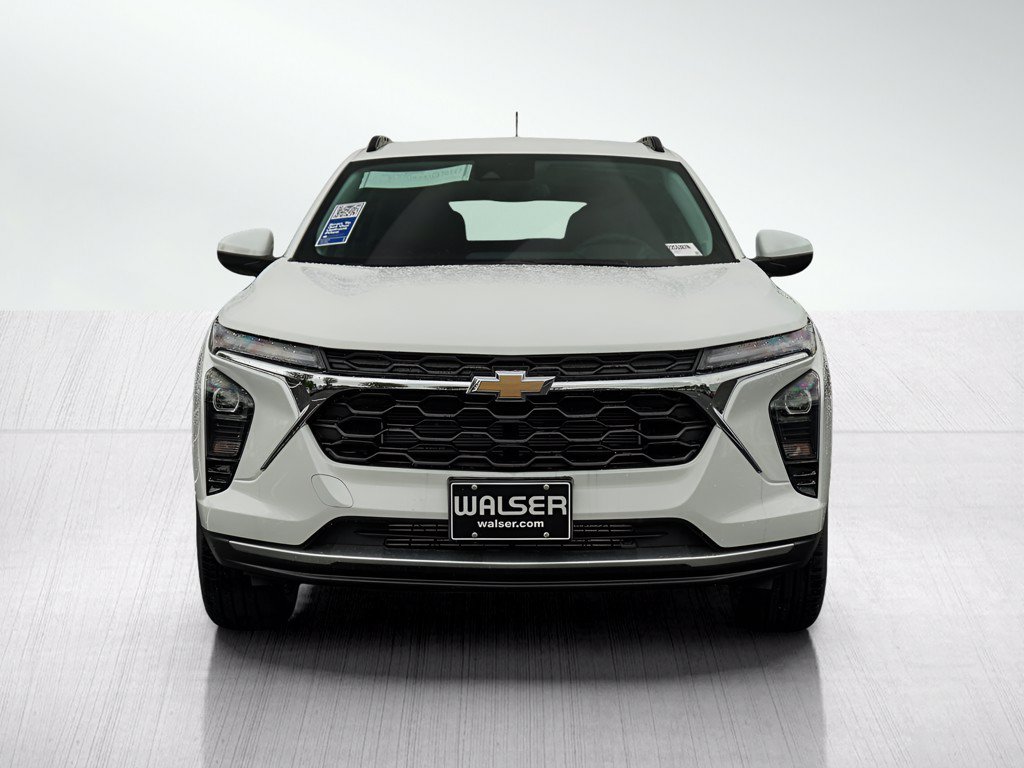 New 2026 Chevrolet Trax LT w/ LT Convenience Package FWD image 2