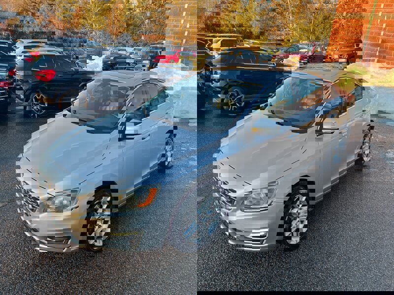 Used 2014 Volvo S60 T5 image 1