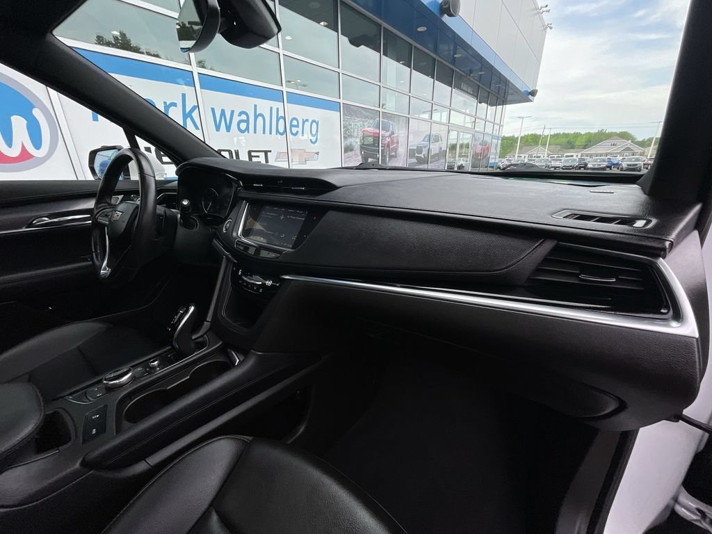 Used 2024 Cadillac XT6 Luxury w/ LPO, Floor Liner Package AWD/4WD image 29