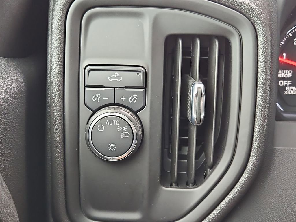 Used 2022 Chevrolet Silverado 1500 Custom RWD image 17