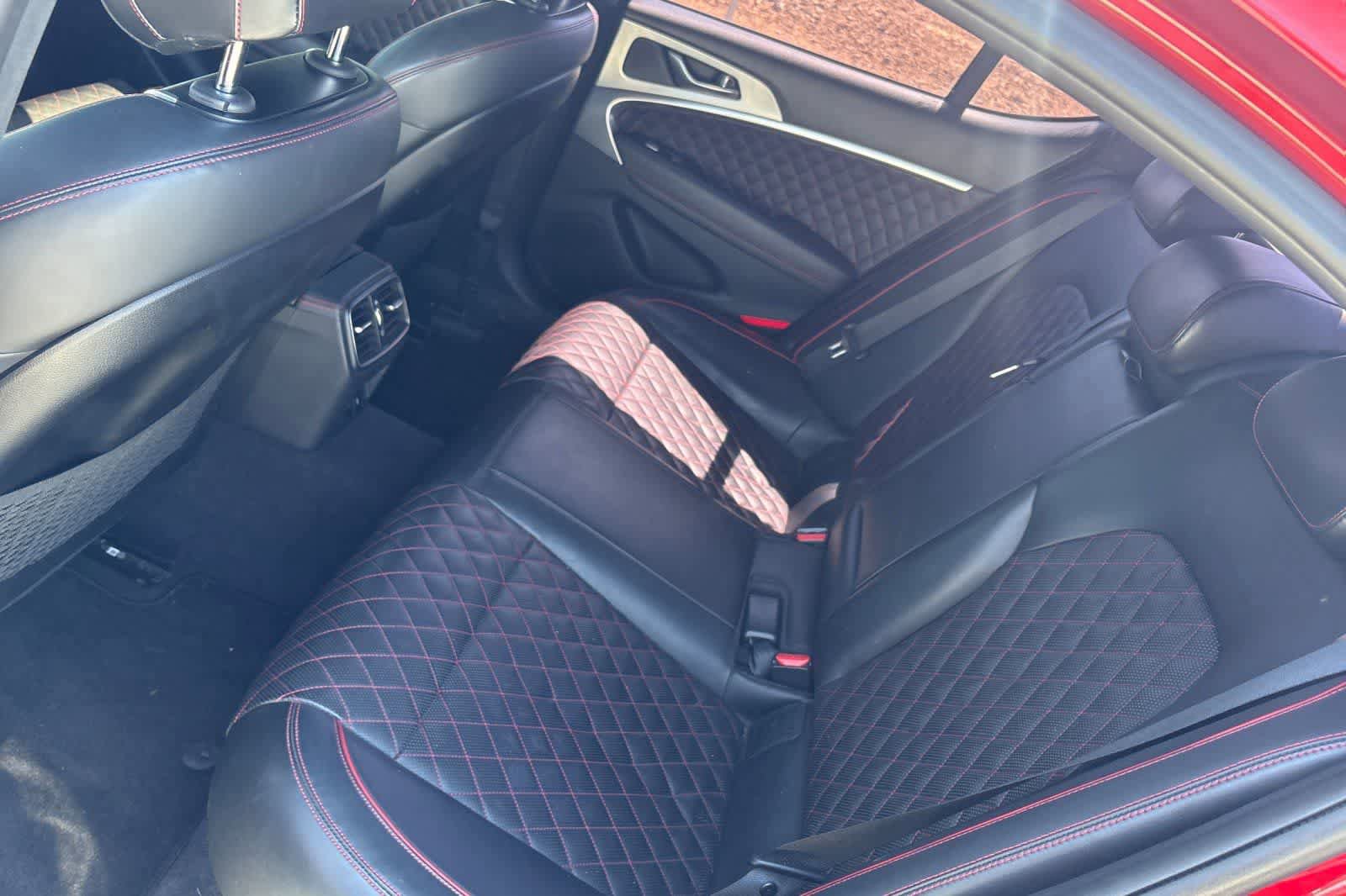 Used 2019 Genesis G70 3.3T Dynamic RWD image 5
