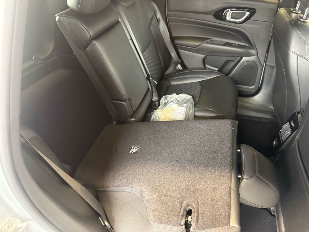 New 2026 Jeep Compass Latitude image 22