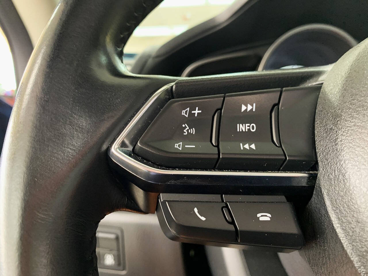 Used 2017 MAZDA MAZDA3 Touring FWD image 13