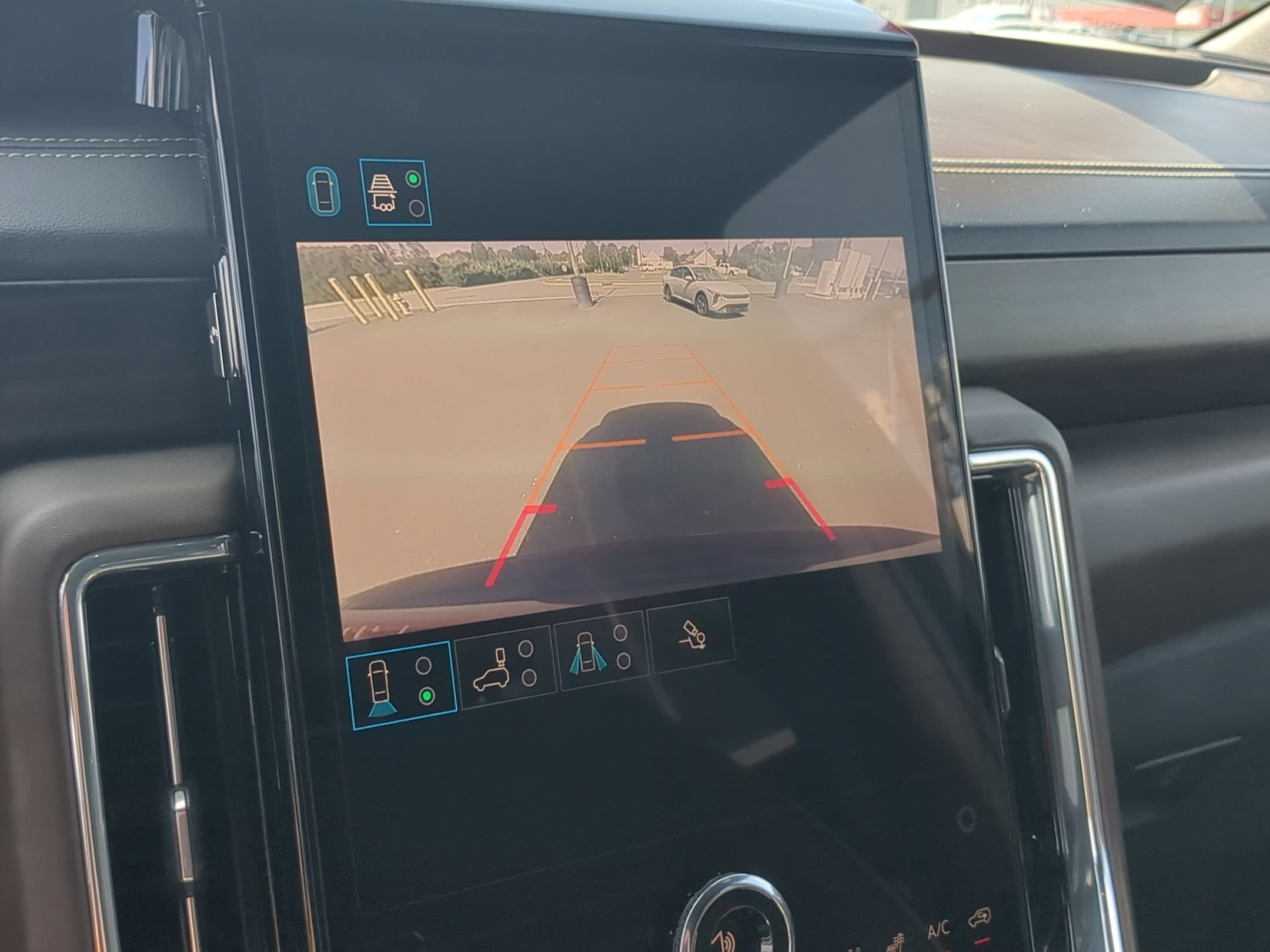 Certified 2025 GMC Yukon XL Denali Ultimate AWD/4WD image 14