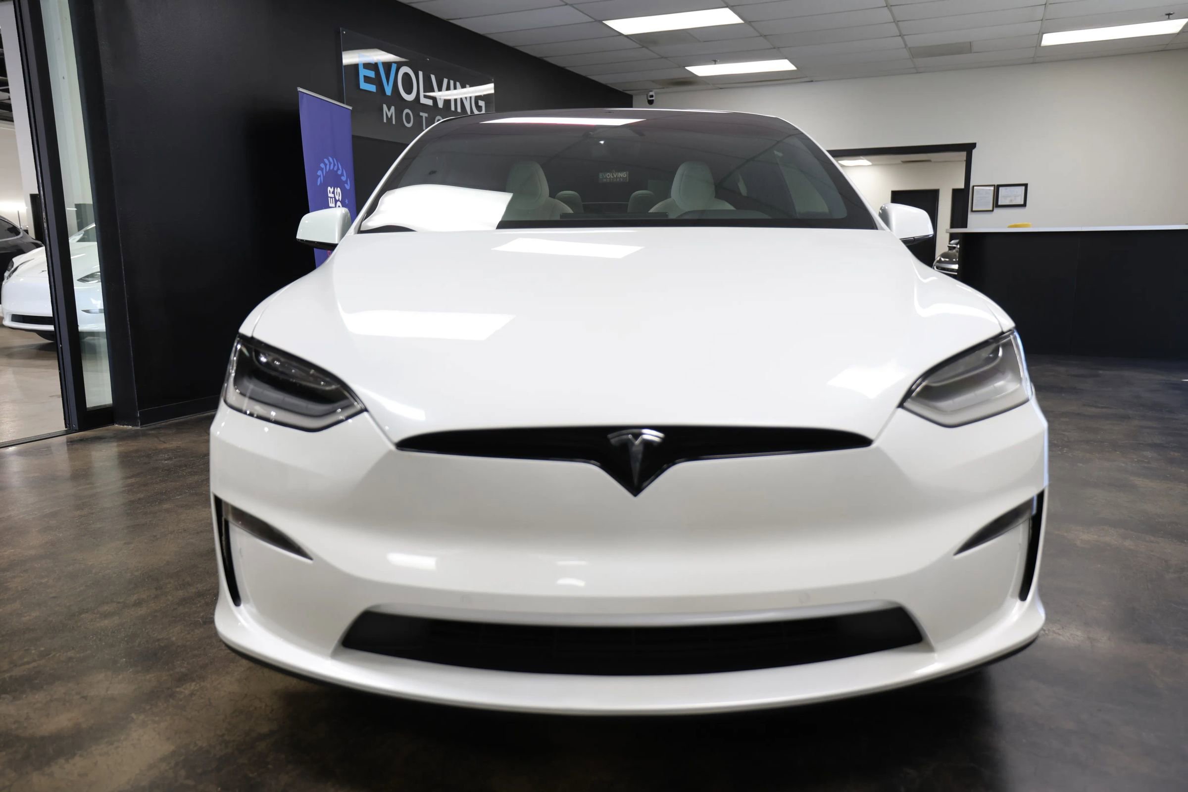 Used 2022 Tesla Model X Plaid image 5