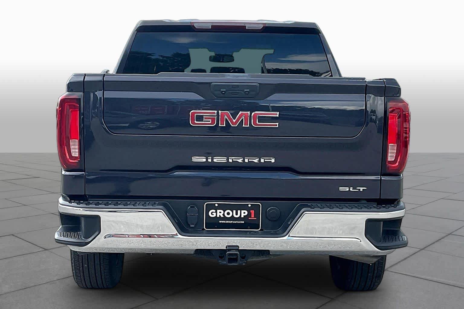 Used 2025 GMC Sierra 1500 SLT AWD/4WD image 5