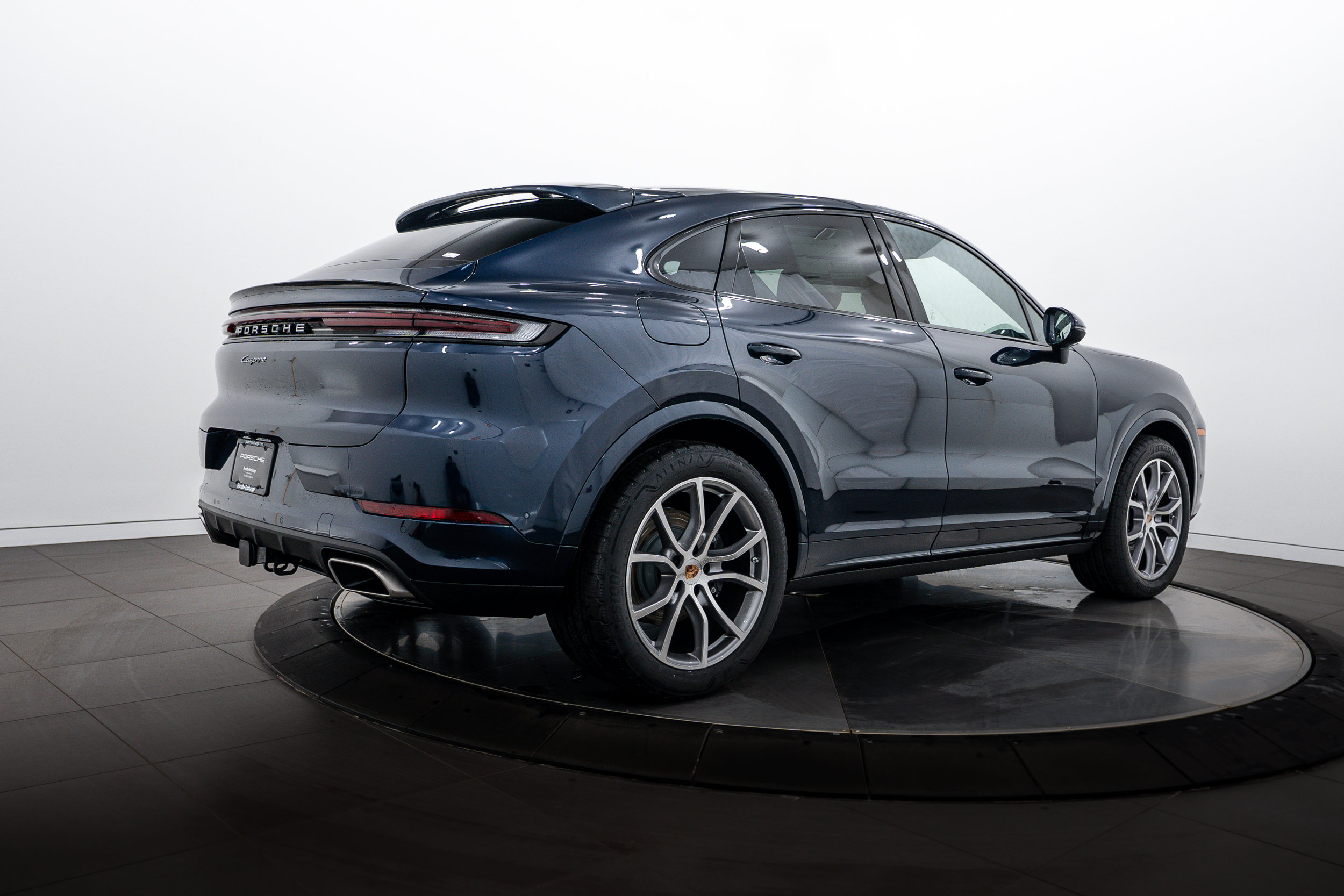 New 2026 Porsche Cayenne Coupe AWD/4WD image 7