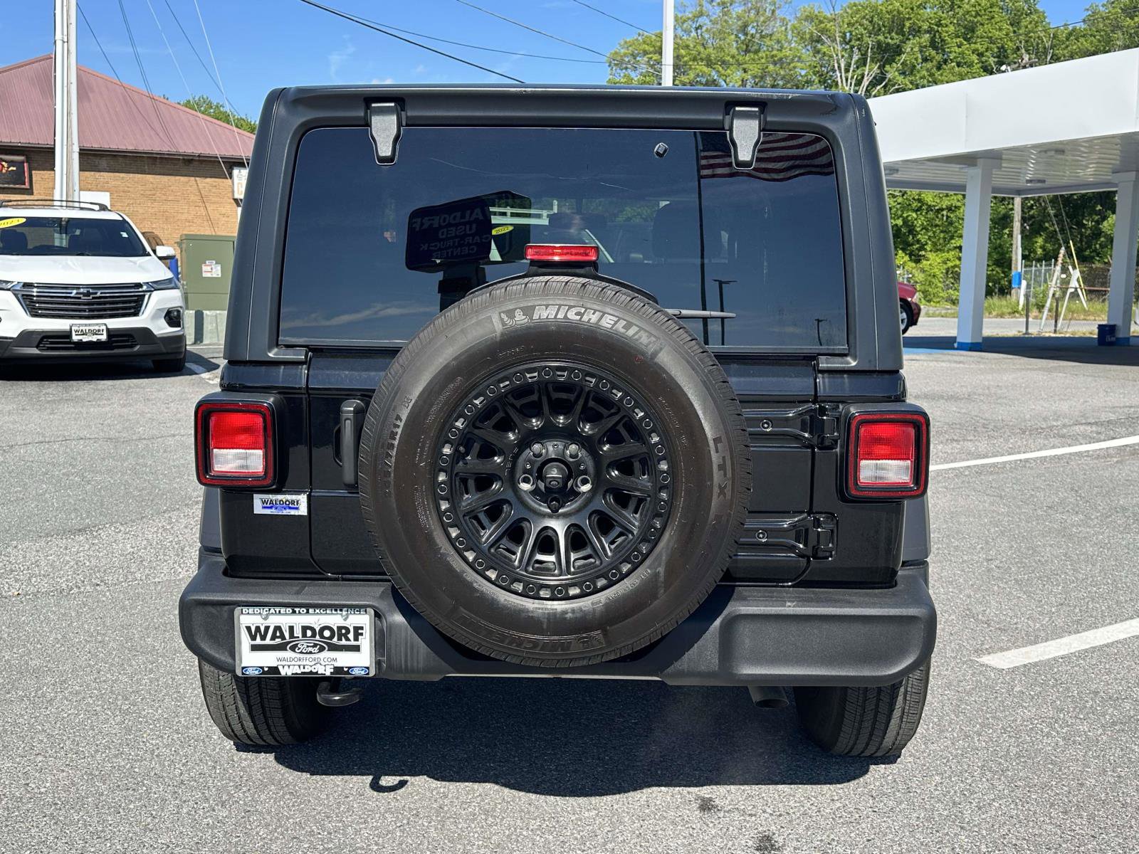 Used 2023 Jeep Wrangler Sport AWD/4WD image 5