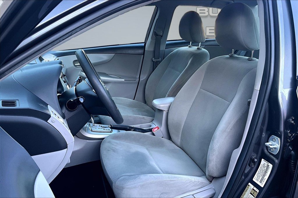 Used 2013 Toyota Corolla LE FWD image 22