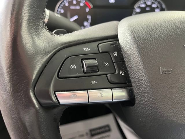 Used 2023 Cadillac XT4 Luxury w/ Cold Weather Package AWD/4WD image 21