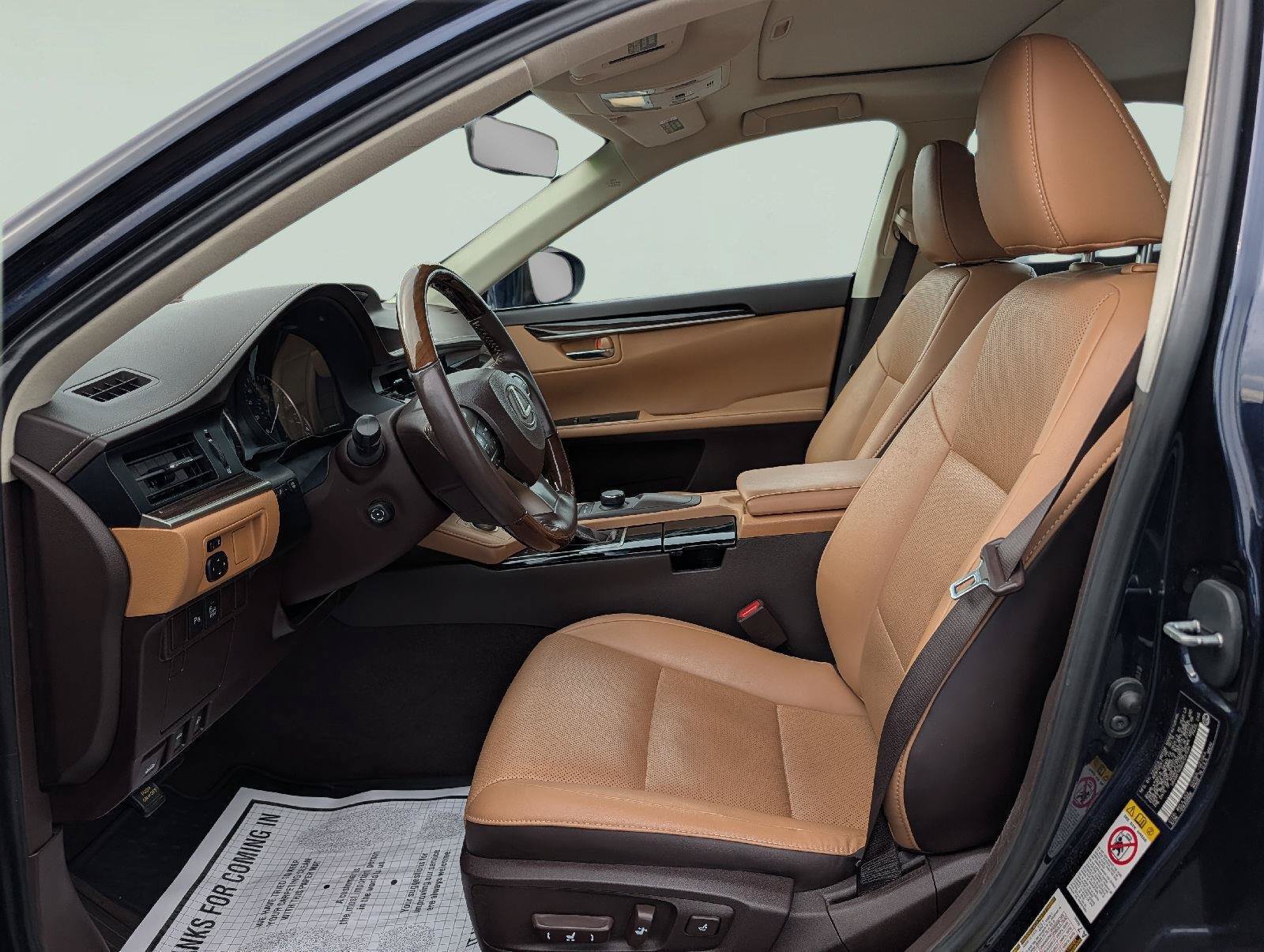Used 2016 Lexus ES 350 w/ Premium Package w/Wood Trim FWD image 11
